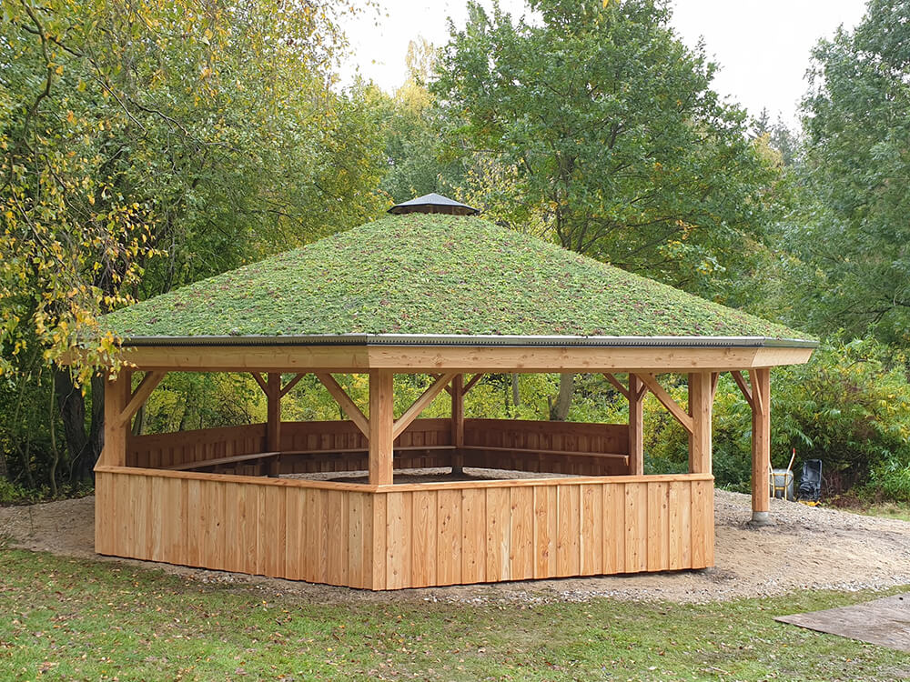 Sedum roof for campfires