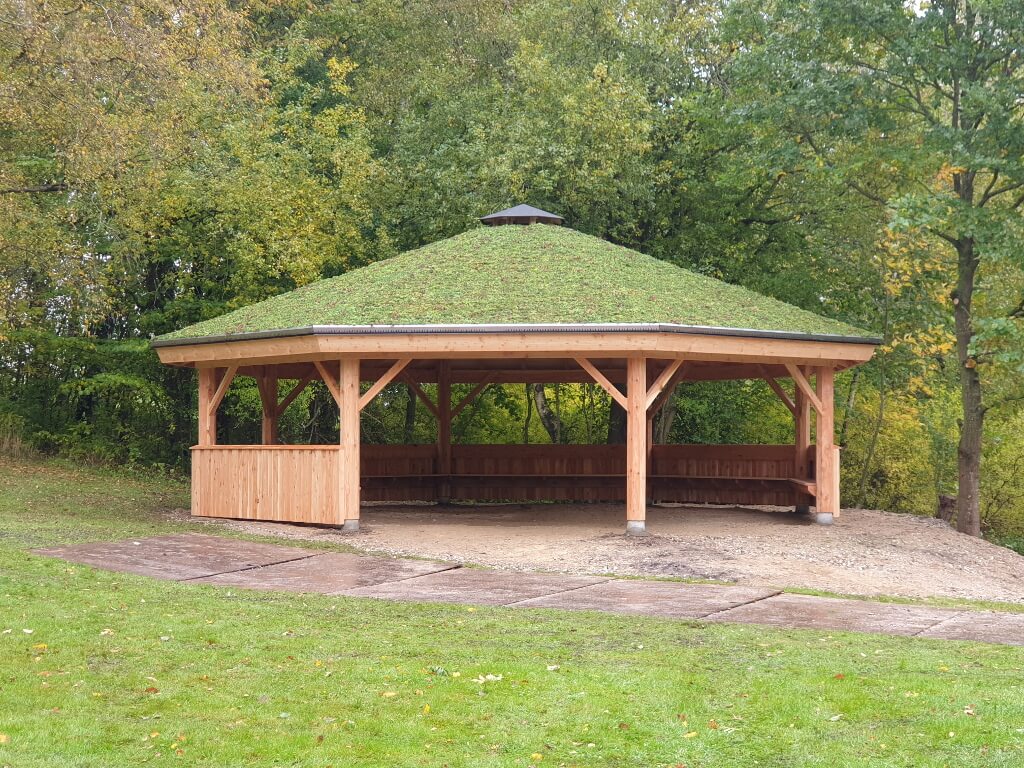 Sedum roof for campfires