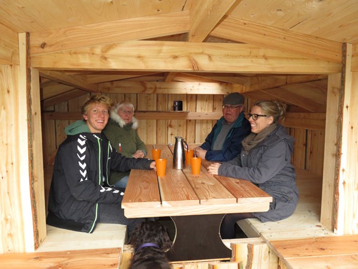 Shelter med bord